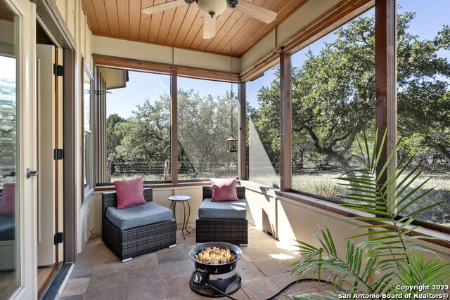 Image 23 of 44 For 849 Madrona Ridge Dr