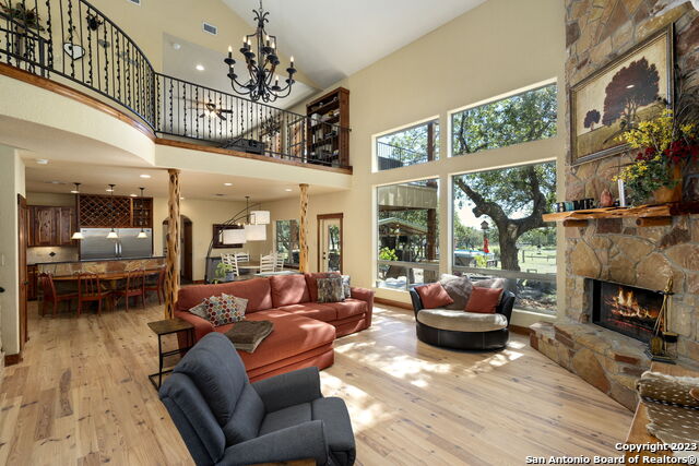 Image 5 of 44 For 849 Madrona Ridge Dr