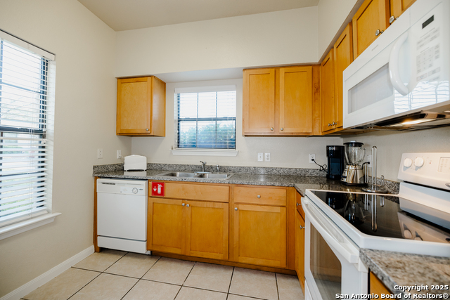 Listing photo id 9 for 6160 Eckhert Apt 1