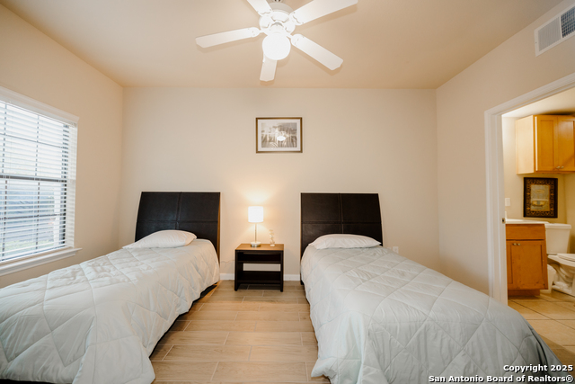 Listing photo id 21 for 6160 Eckhert Apt 1