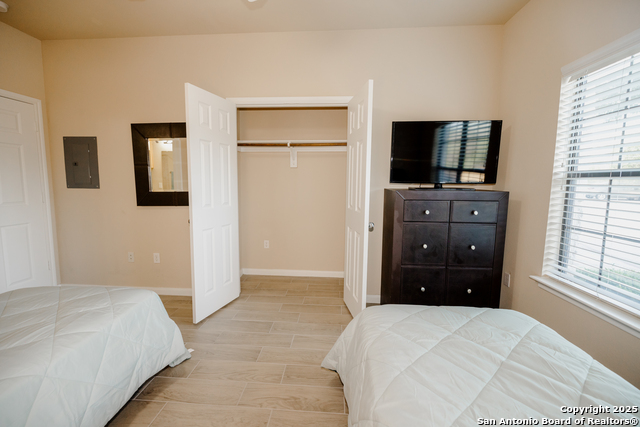 Listing photo id 22 for 6160 Eckhert Apt 1