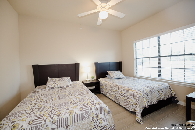 Listing photo id 25 for 6160 Eckhert Apt 1