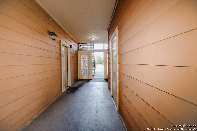 Listing photo id 27 for 6160 Eckhert Apt 1
