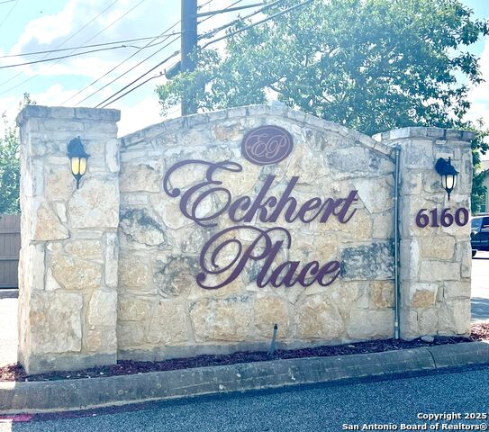 Listing photo id 30 for 6160 Eckhert Apt 1