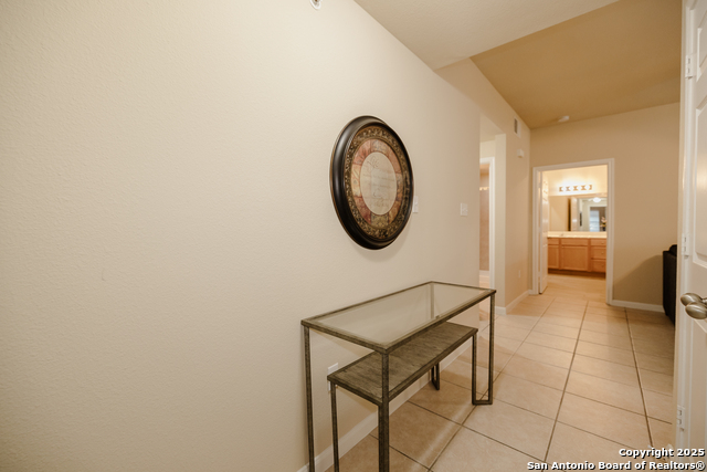 Listing photo id 5 for 6160 Eckhert Apt 1