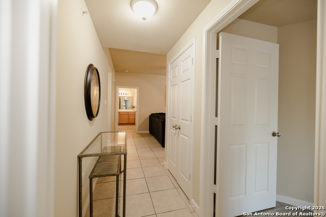 Listing photo id 6 for 6160 Eckhert Apt 1