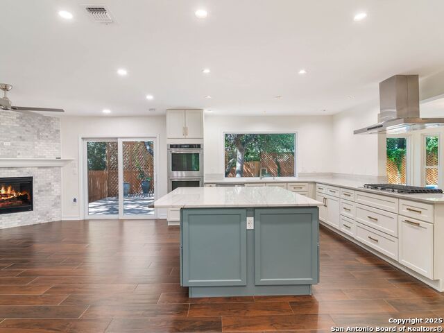 Image 12 of 47 For 12535 Elm Manor