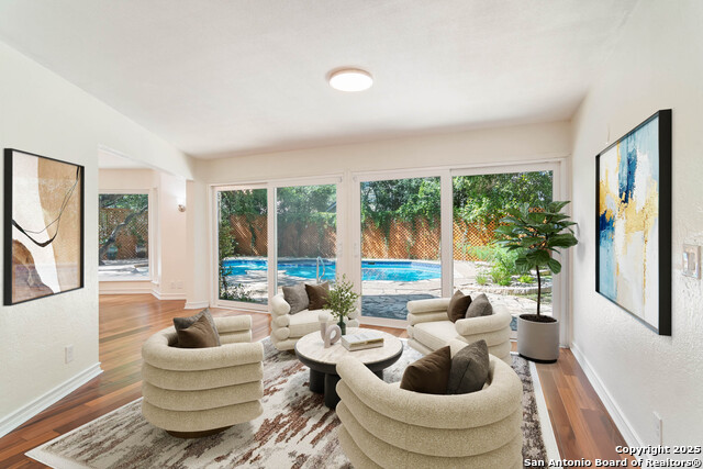 Image 16 of 47 For 12535 Elm Manor