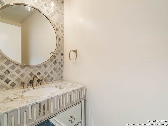 Image 17 of 47 For 12535 Elm Manor