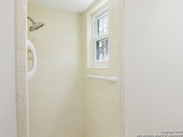 Image 26 of 47 For 12535 Elm Manor