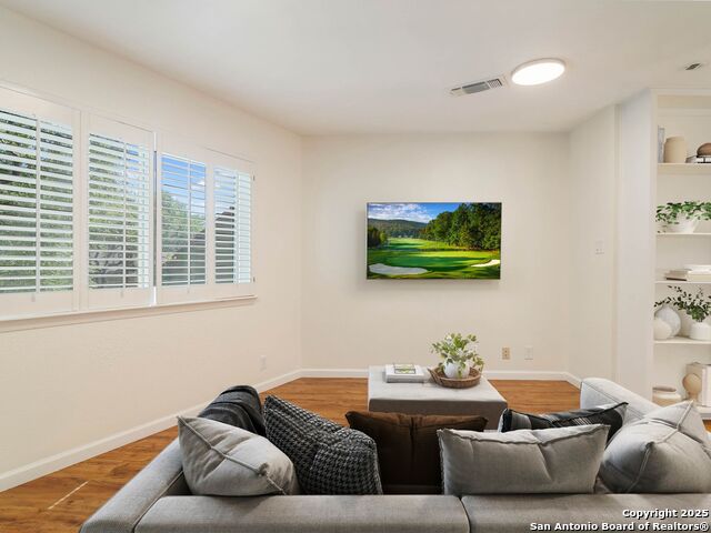 Image 27 of 47 For 12535 Elm Manor