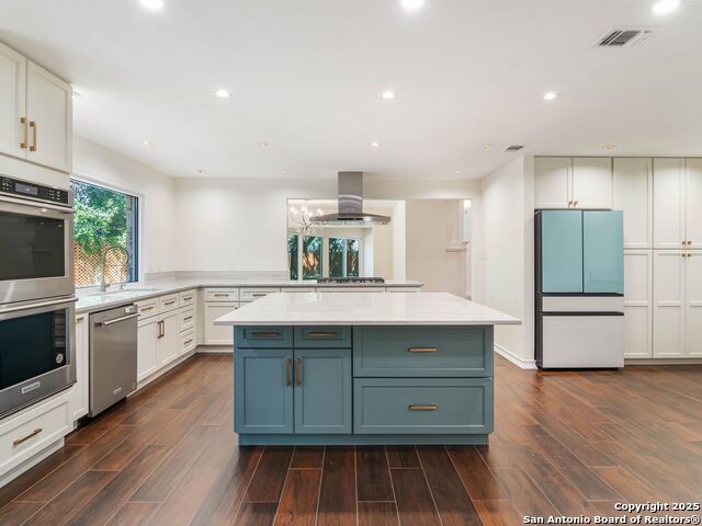 Image 7 of 47 For 12535 Elm Manor