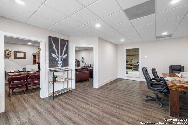 Image 17 of 25 For 2104 Memorial Blvd.