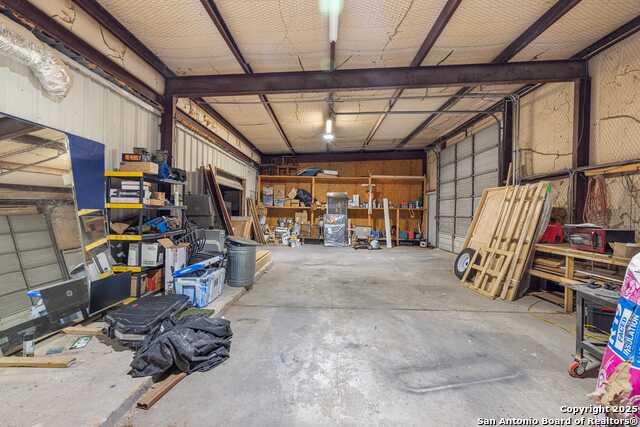 Image 18 of 25 For 2104 Memorial Blvd.