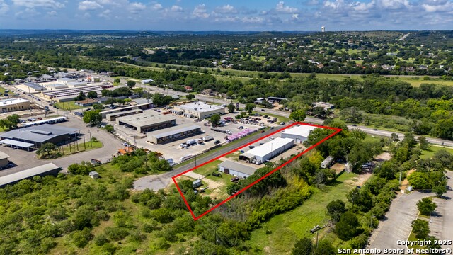 Image 19 of 25 For 2104 Memorial Blvd.