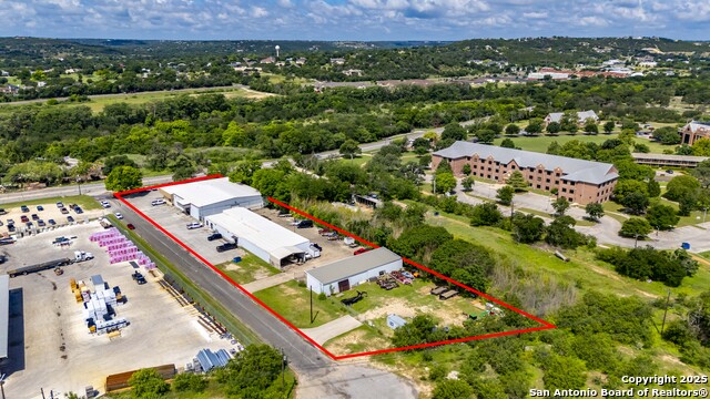 Image 22 of 25 For 2104 Memorial Blvd.