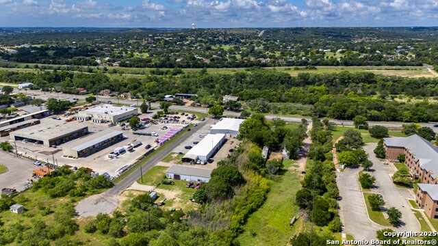 Image 23 of 25 For 2104 Memorial Blvd.