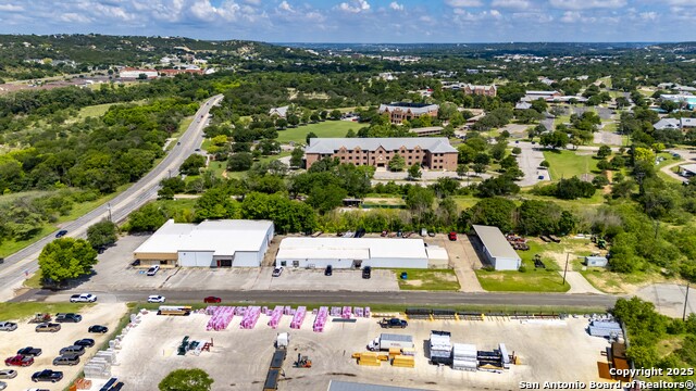 Image 24 of 25 For 2104 Memorial Blvd.