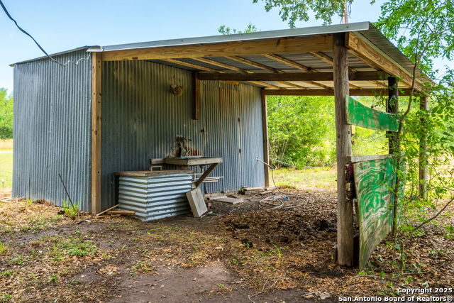 Listing photo id 15 for 202 Ranch Rd