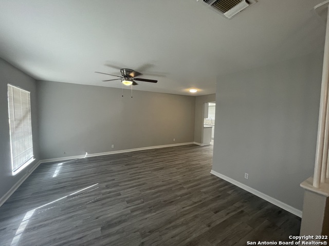 Listing photo id 13 for 2018 Harpers Ferry St