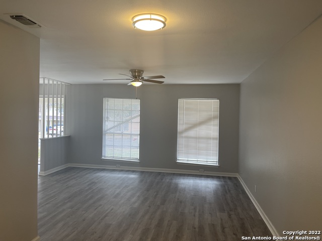 Listing photo id 2 for 2018 Harpers Ferry St