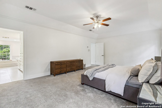 Listing photo id 20 for 302 Bluffcove