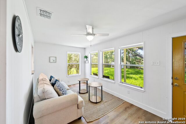 Image 19 of 70 For 730 Gloria Rd