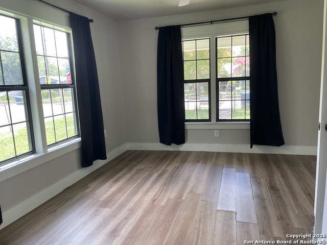 Listing photo id 12 for 603 Humboldt