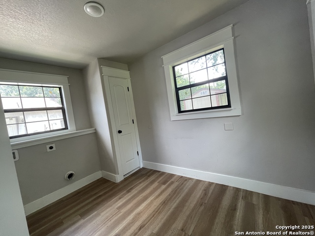 Listing photo id 5 for 603 Humboldt
