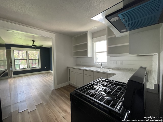 Listing photo id 7 for 603 Humboldt