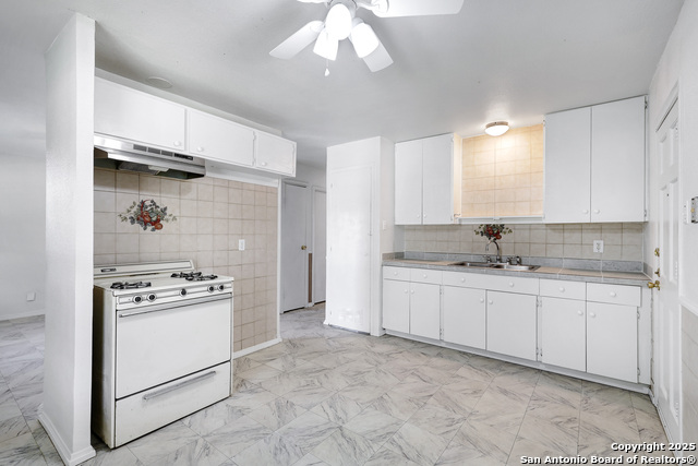 Image 11 of 26 For 4806 Luz Ave