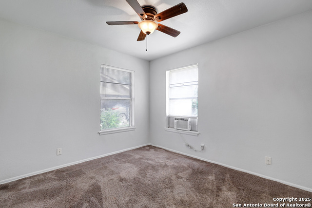 Image 17 of 26 For 4806 Luz Ave