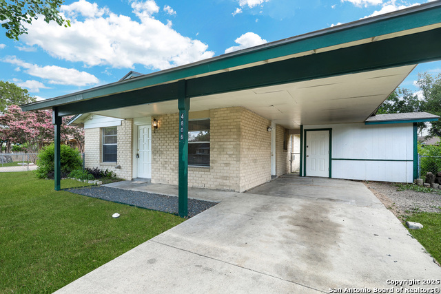 Image 3 of 26 For 4806 Luz Ave