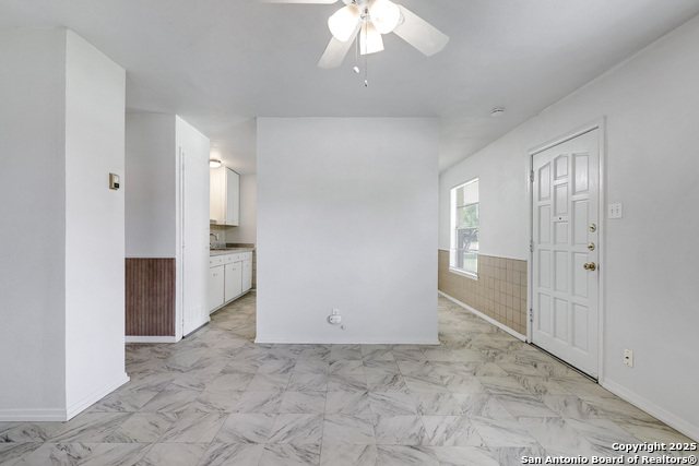 Image 8 of 26 For 4806 Luz Ave