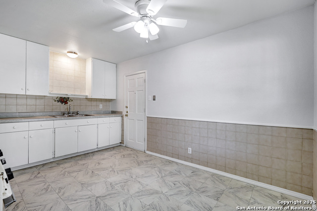 Image 9 of 26 For 4806 Luz Ave