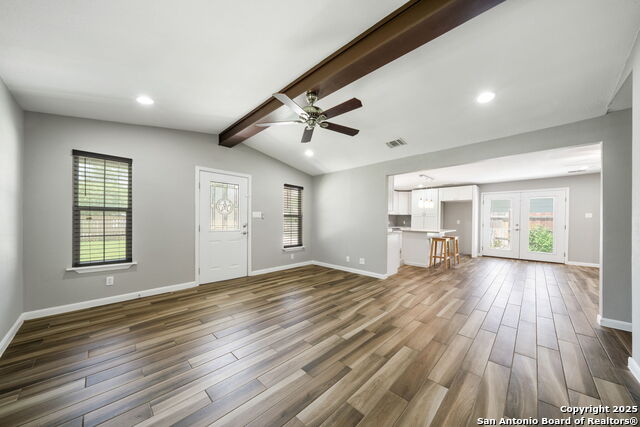 Image 11 of 32 For 122 Colleen Dr