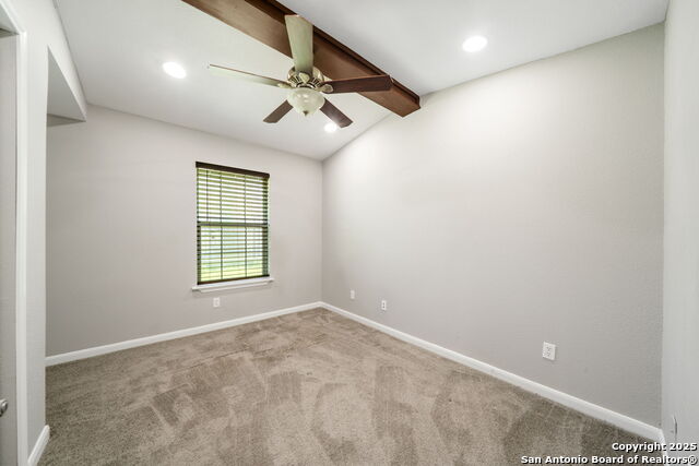 Image 21 of 32 For 122 Colleen Dr
