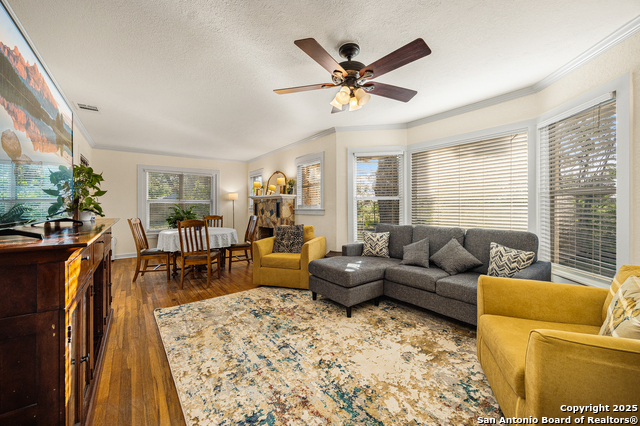 Listing photo id 8 for 2803 Haeckerville