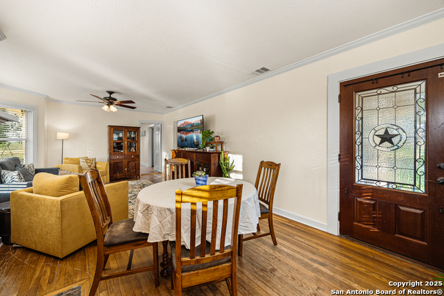 Listing photo id 11 for 2803 Haeckerville