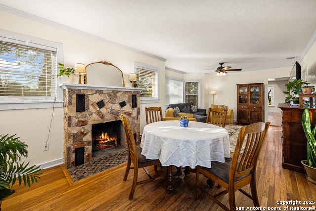 Listing photo id 12 for 2803 Haeckerville