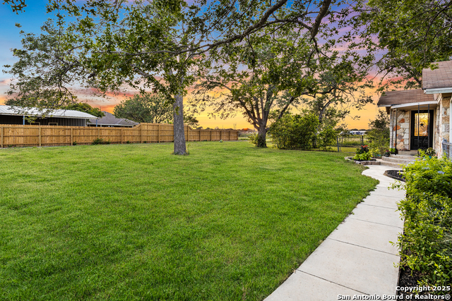 Listing photo id 0 for 2803 Haeckerville