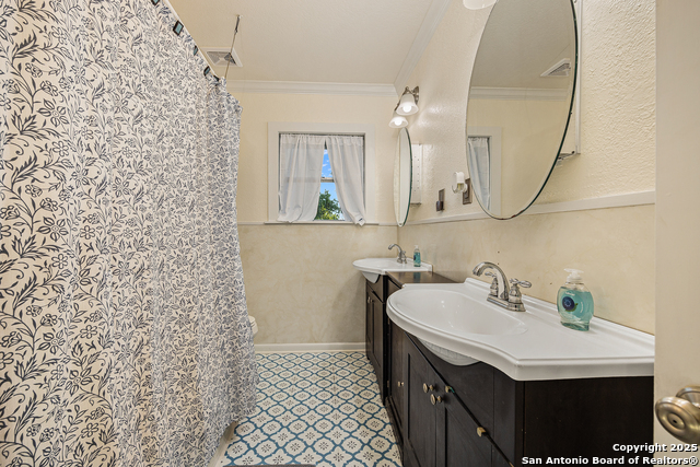 Listing photo id 18 for 2803 Haeckerville