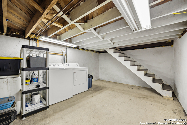 Listing photo id 20 for 2803 Haeckerville