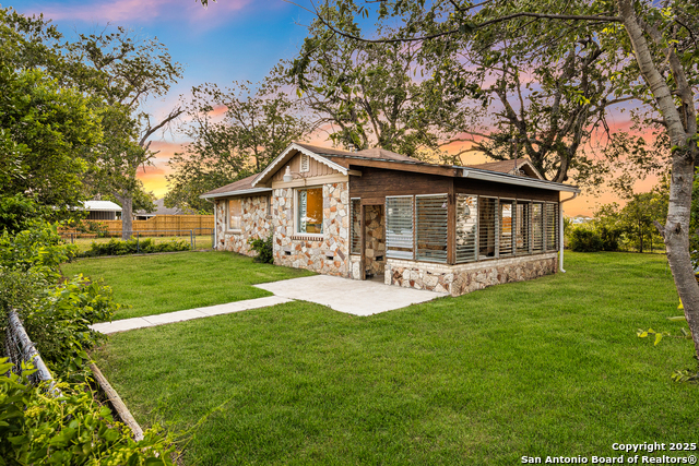 Listing photo id 23 for 2803 Haeckerville