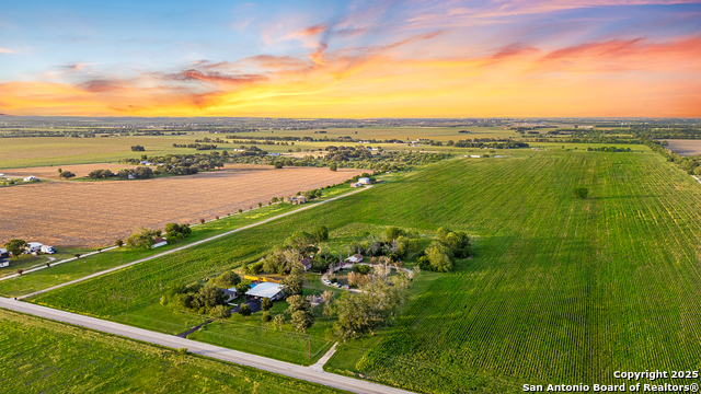 Listing photo id 35 for 2803 Haeckerville