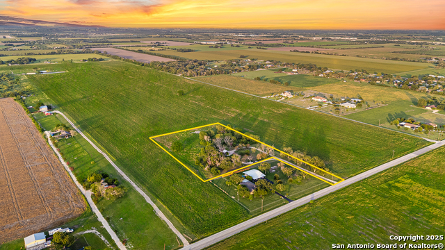 Listing photo id 36 for 2803 Haeckerville