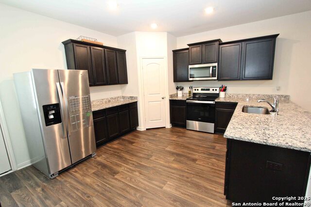 Listing photo id 14 for 10934 Monterey Pike