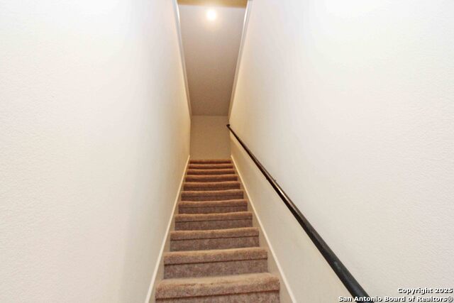Listing photo id 27 for 10934 Monterey Pike