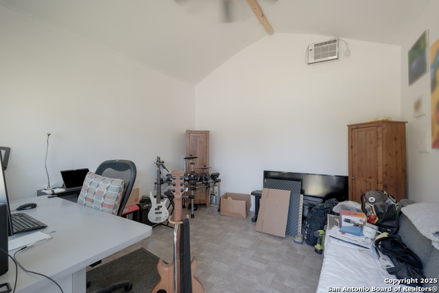 Image 18 of 20 For 4914 Neer Ave
