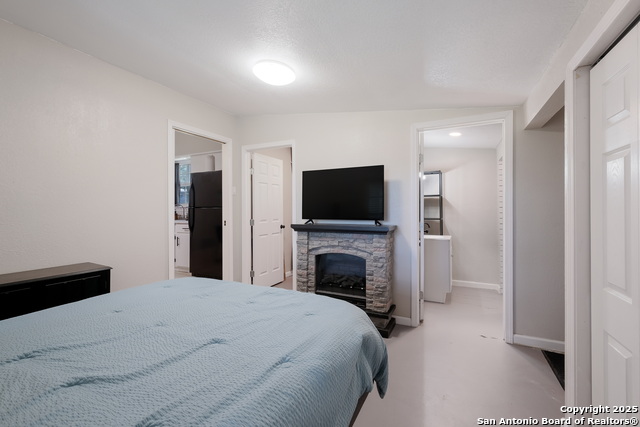 Image 9 of 20 For 4914 Neer Ave